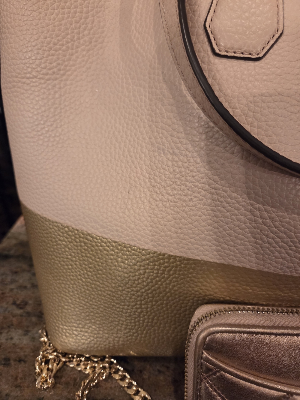 Tory Burch Two-Tone Pink Beige & Gold Leather Tote W/ Rose Gold Metallic Wallet - Picture 4 of 15